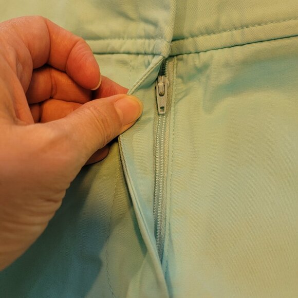 Talbots Perfect Short 7.5" in Aqua Blue - Picture 7 of 9